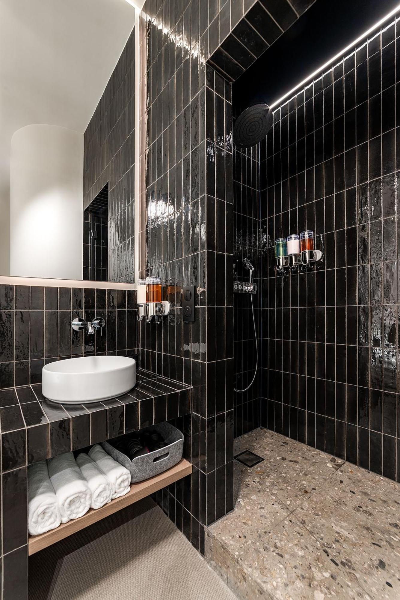 Luxury In Old Marais, 3 Bedroom Patio, Sauna, Fitness Room, Ac Apartment *