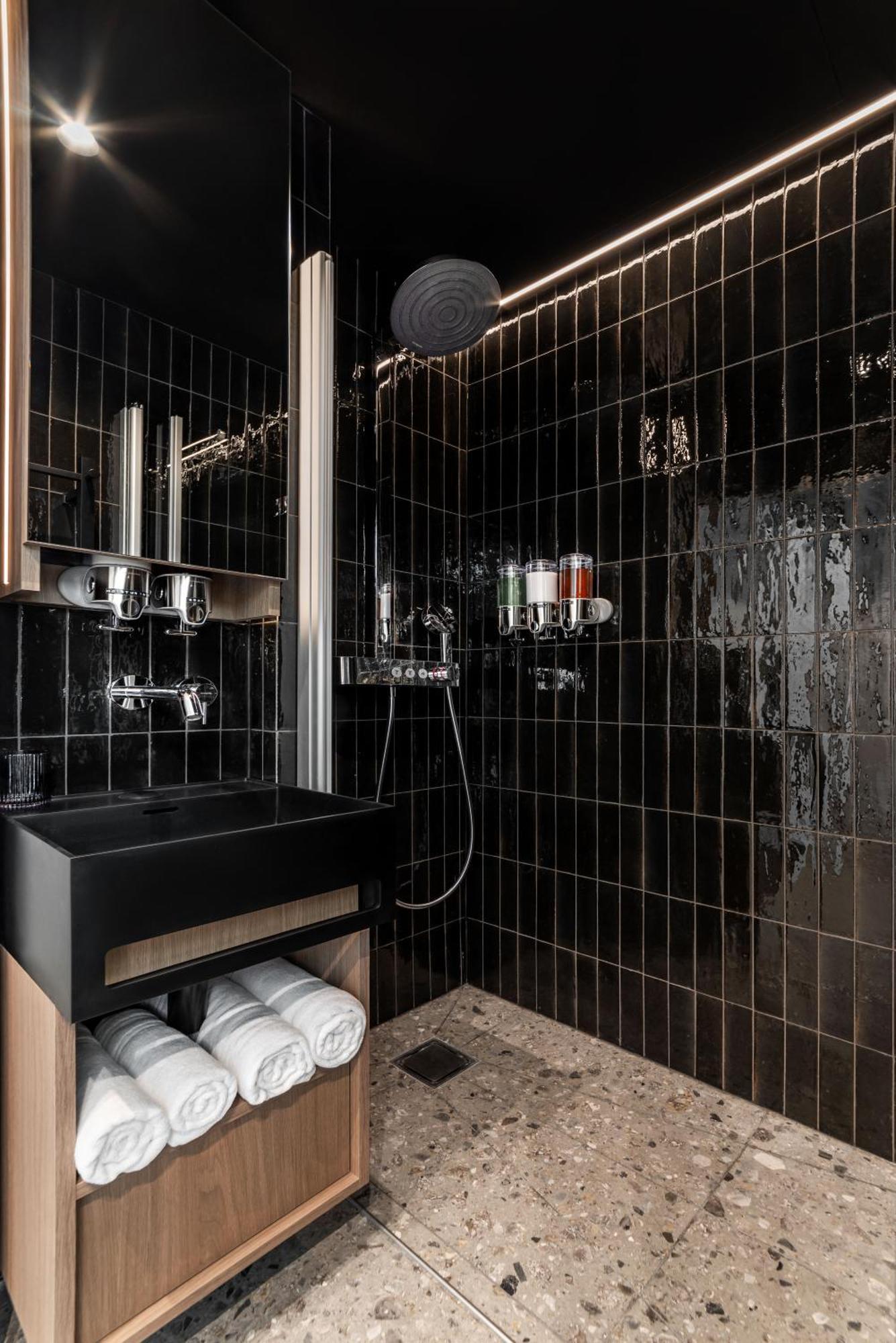 Luxury In Old Marais, 3 Bedroom Patio, Sauna, Fitness Room, Ac *