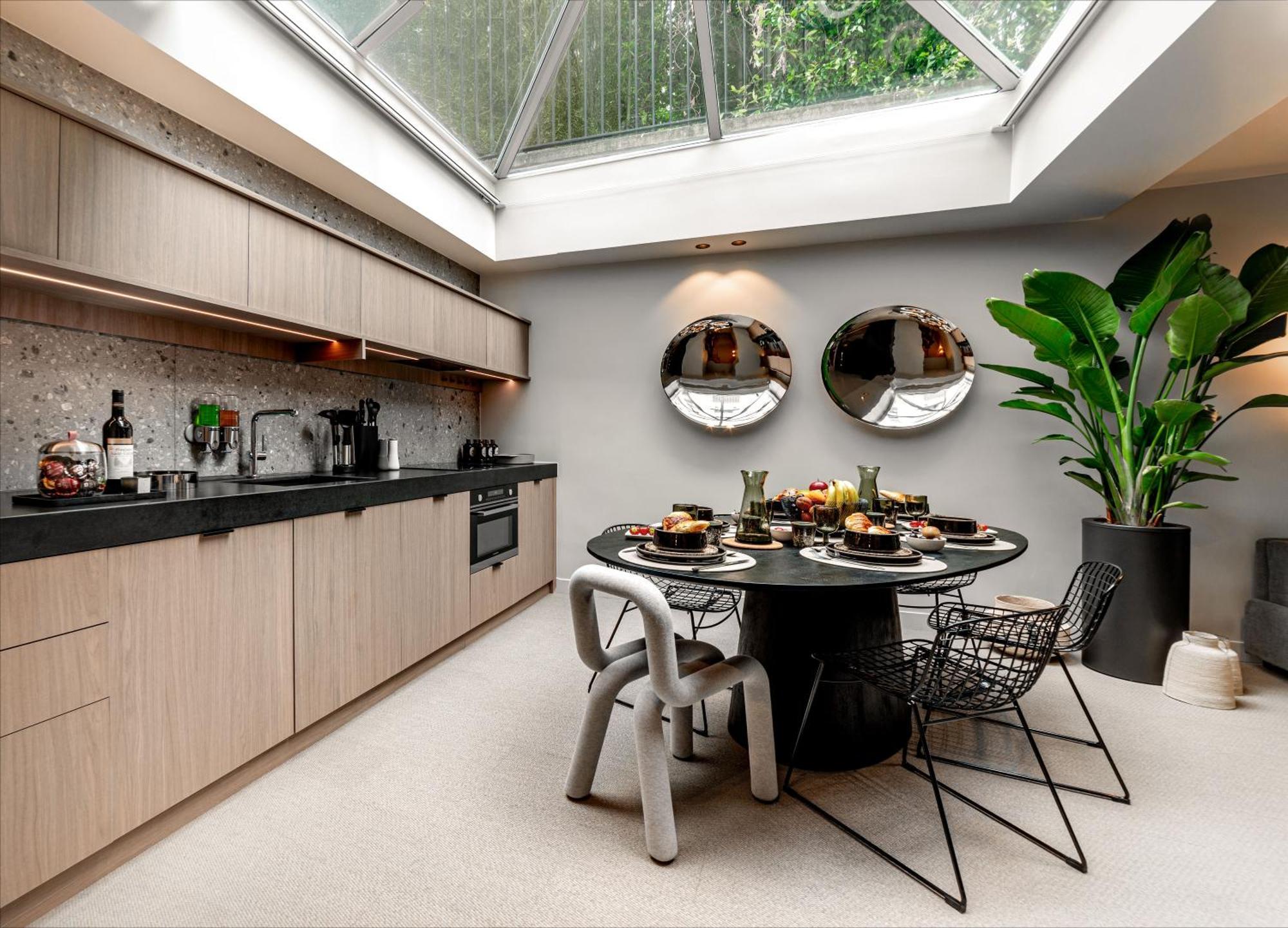 Luxury In Old Marais, 3 Bedroom Patio, Sauna, Fitness Room, Ac Apartment